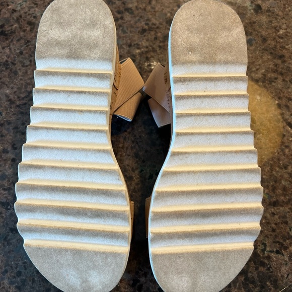 Steve Madden Sandals - Picture 3 of 3